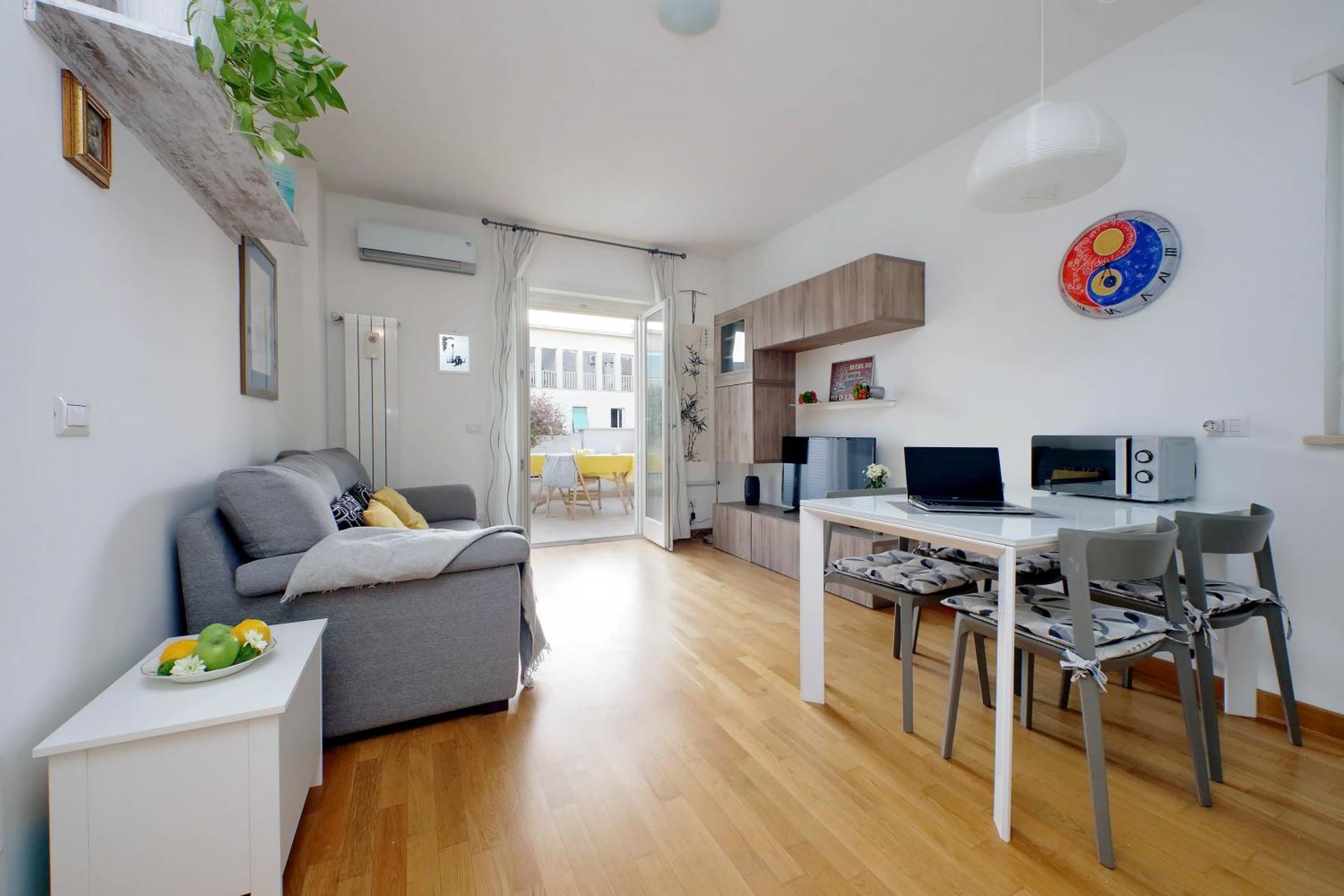 Silvia's Flat *